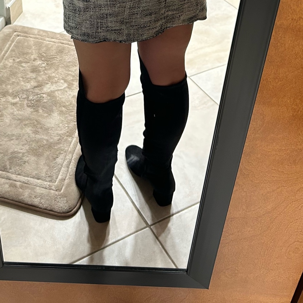 Chic Black over the knee boot